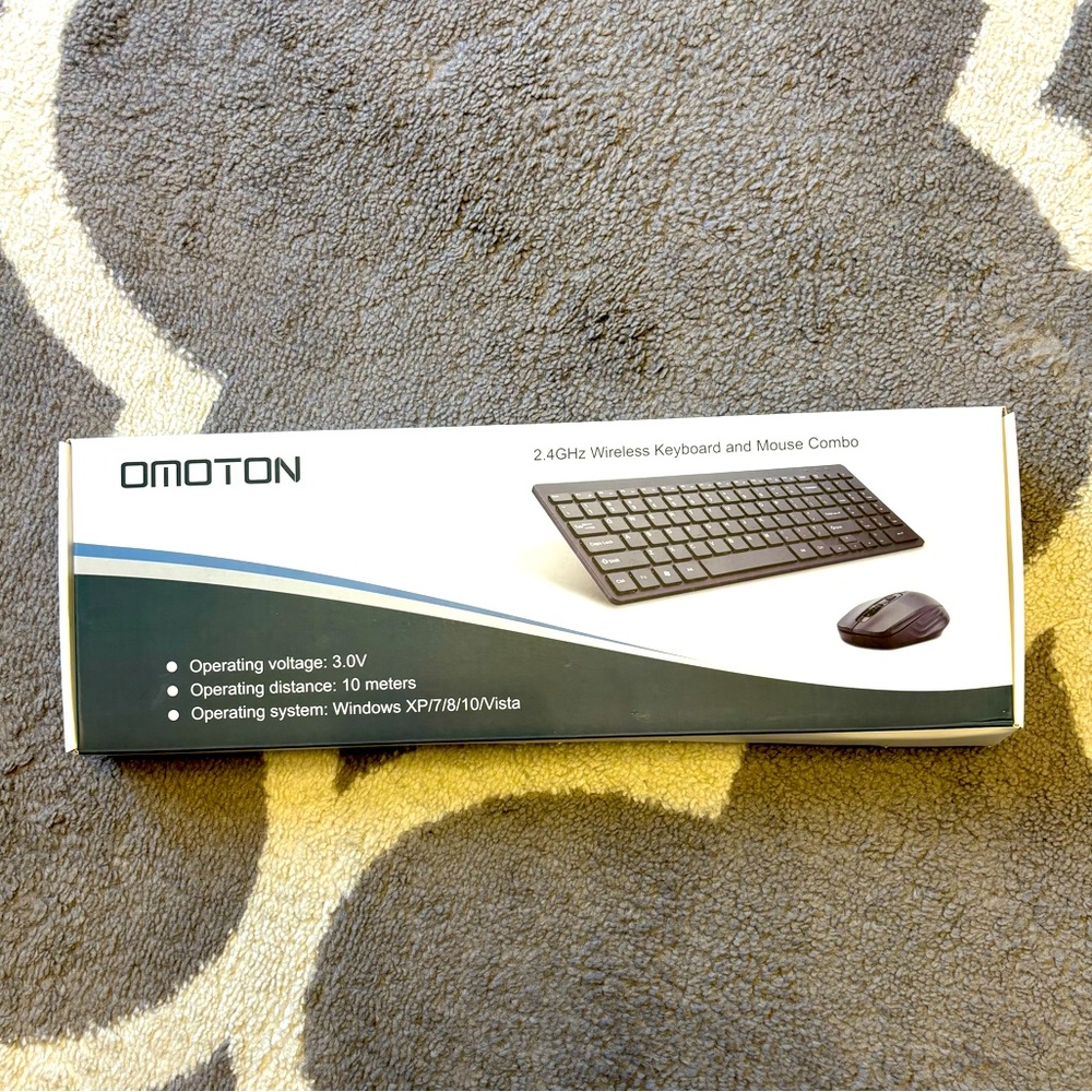 New In Box White Wireless Keyboard & Mouse - Picture 3 of 7
